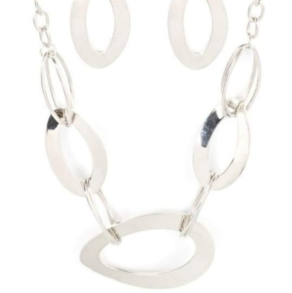 Silvertone necklace and bracelet set